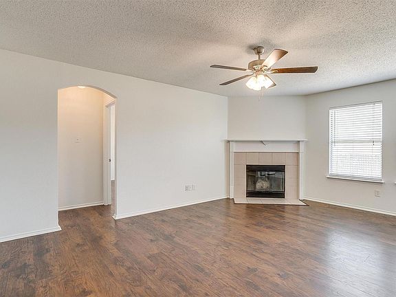 3rd image of 1035 Ben Dr