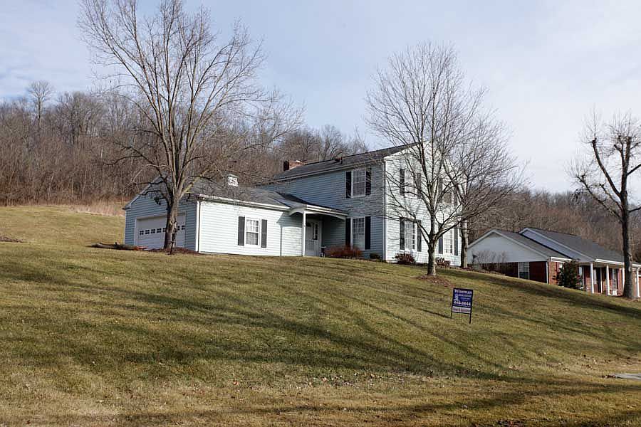 1st image of 146 Hillview Dr
