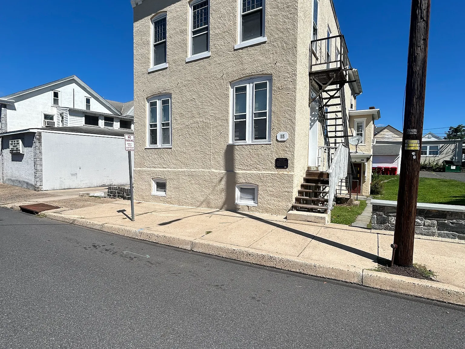 1 bed, $1,365 — Photo 2