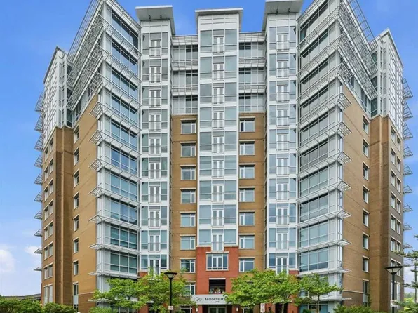 16 SE Varsity Estates Cir NW #701, Calgary, AB T3A 2C5