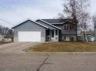 1612 Summit Ave N, Sauk Rapids, MN 56379