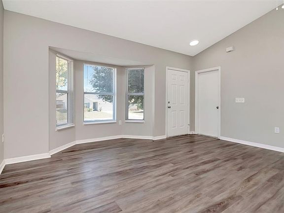 4th image of 5051 Teather St