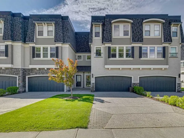 9041 N Wentworth Ave SW, Calgary, AB T3H 0A9