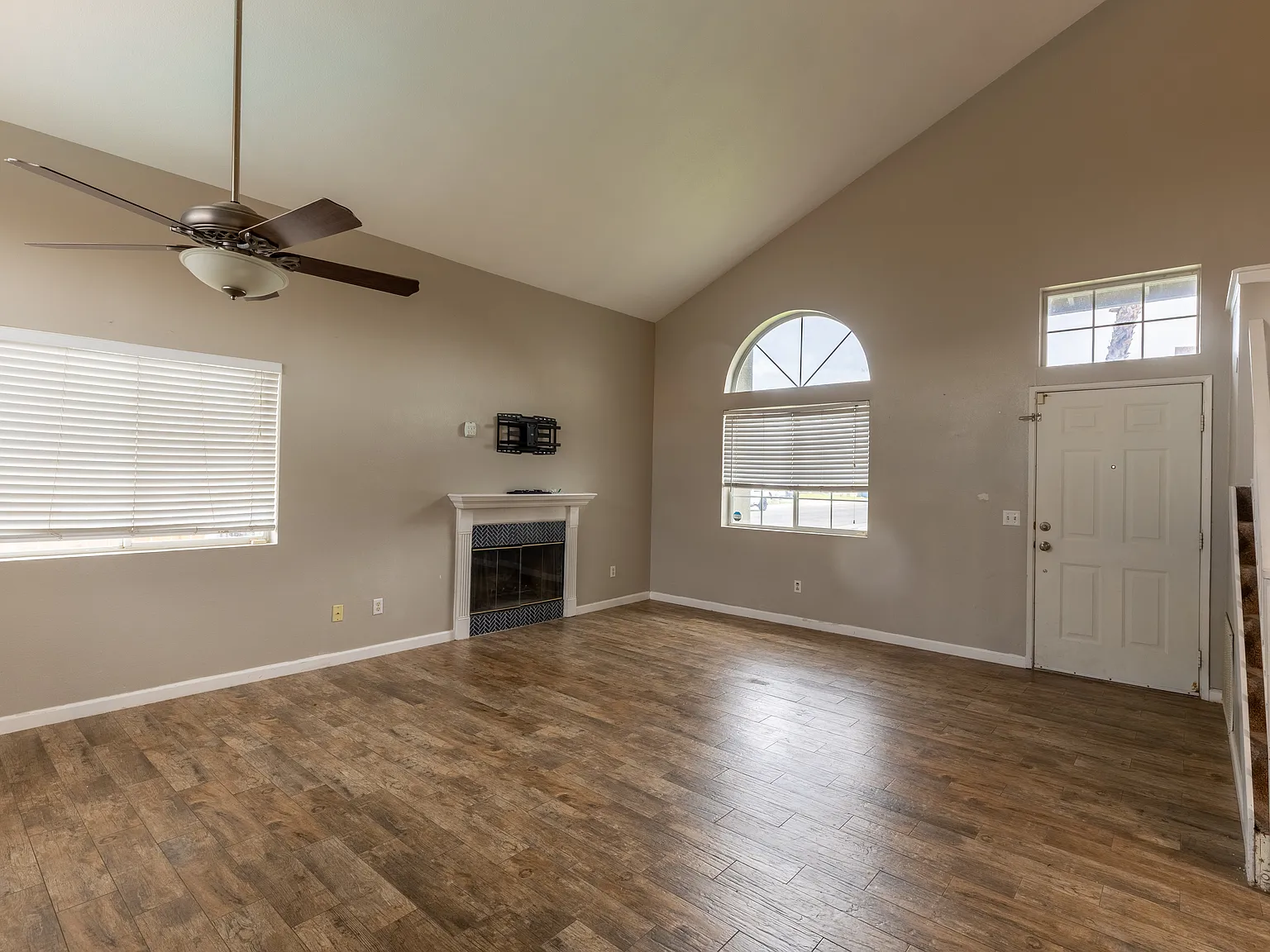 4 bed, 2.5 bath, 1876 sqft, $2,100 — Photo 4
