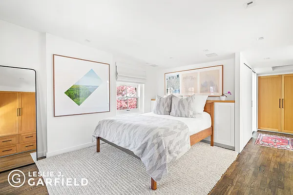 Sold by Leslie J. Garfield | media 30