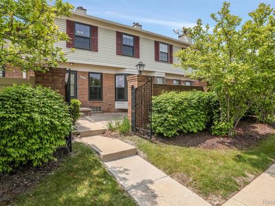38928 Country Cir, Farmington, MI, 48331