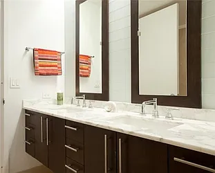 Rented by R New York