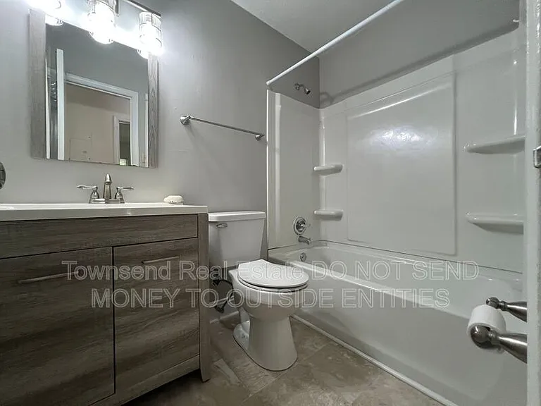 2213 Stanton St — Photo 11