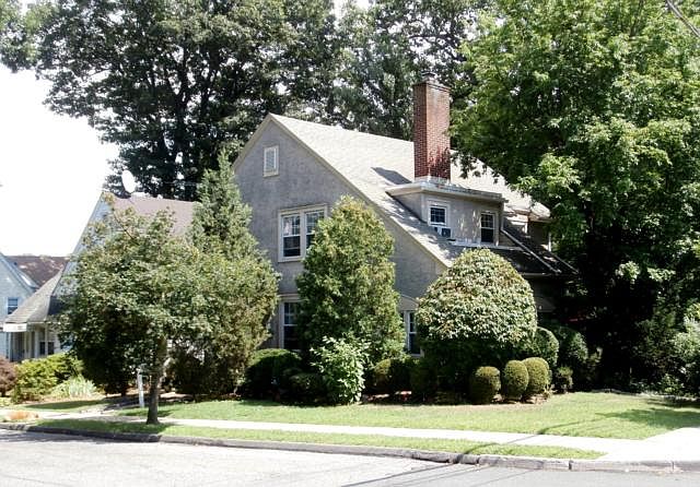 1st image of 25 Linda Ave