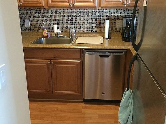 2nd image of 1 Osborne Pl APT 43