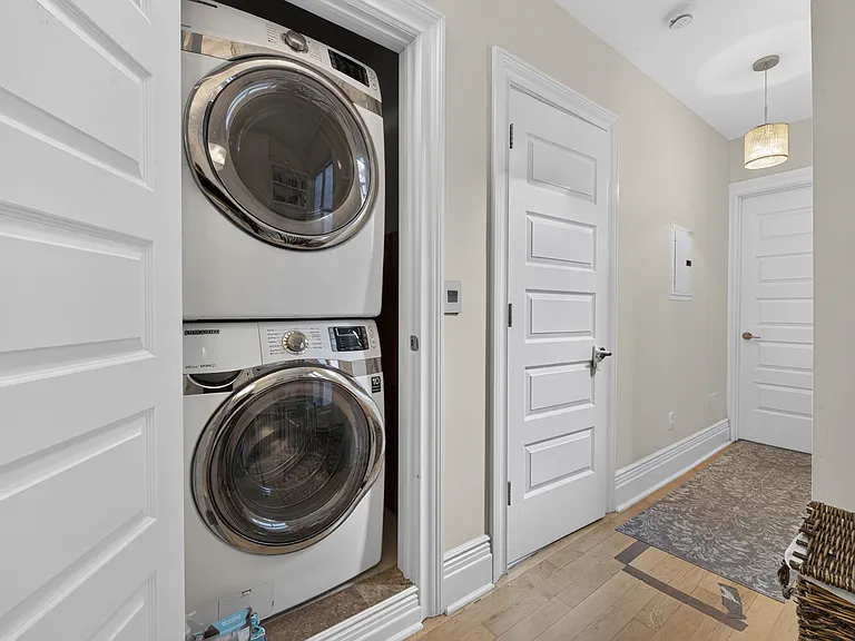 13 Bentley Ave #2 — Photo 27