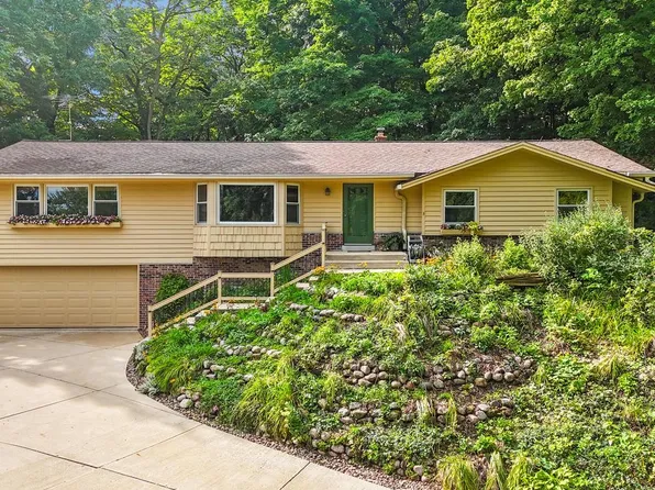 N31W22025 Shady LANE, Pewaukee, WI 53072