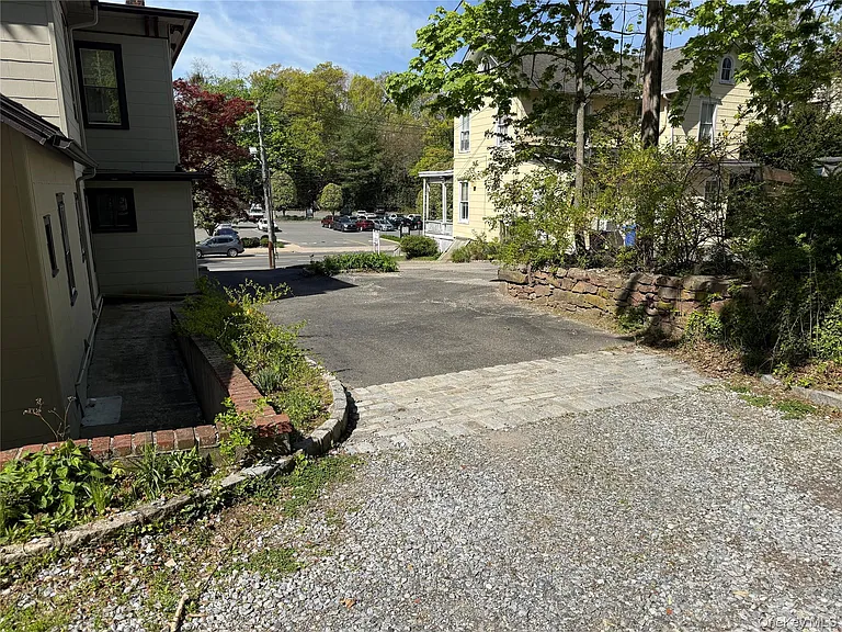 805 Main St — Photo 4