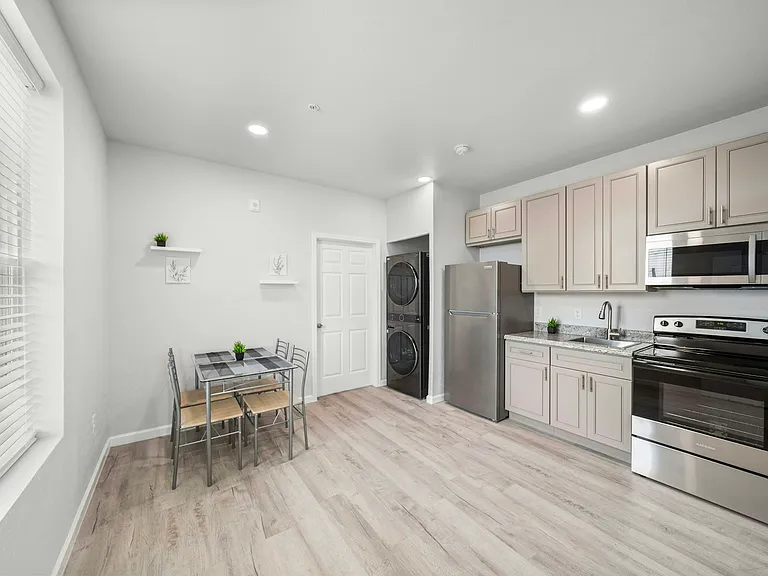 2813 Church St #F — Photo 7