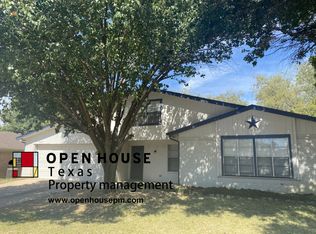405 Sixpence Ln, Euless, TX 76039