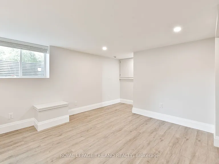 16 Inverary Rd #LOWER — Photo 7