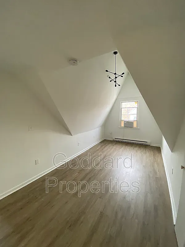 1 bed, 1000 sqft, $1,100 — Photo 4