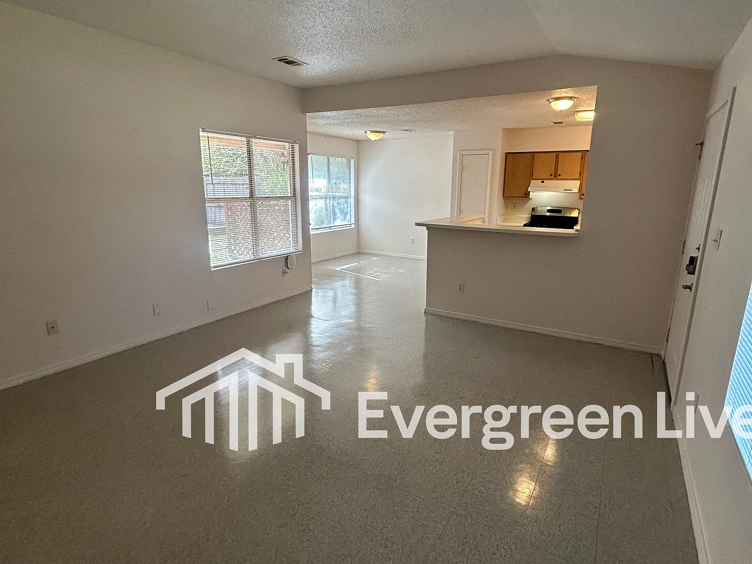 2 bed, 1.0 bath, 1249 sqft, $1,345 — Photo 3