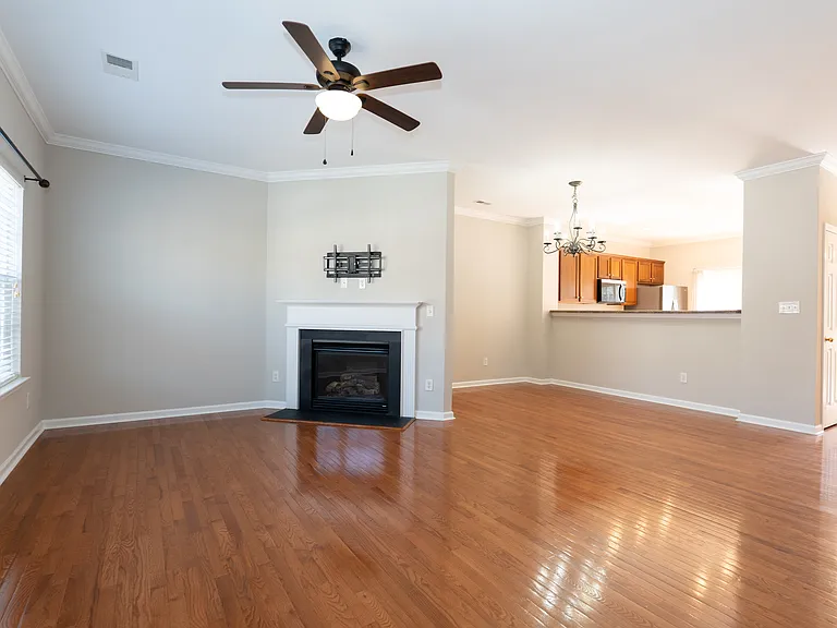 14136 Winford Ln — Photo 11