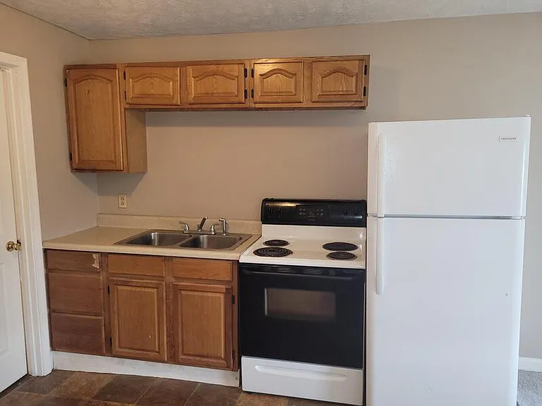 313 Reynolds Ave — Photo 5