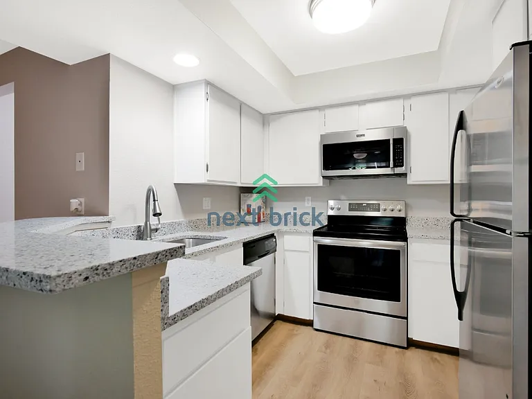 1270 Bellevue Way NE #3 — Photo 4