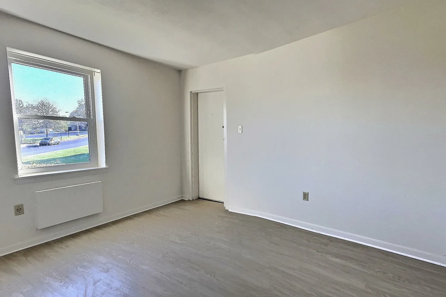 Charlotte Place Apartments — Photo 4