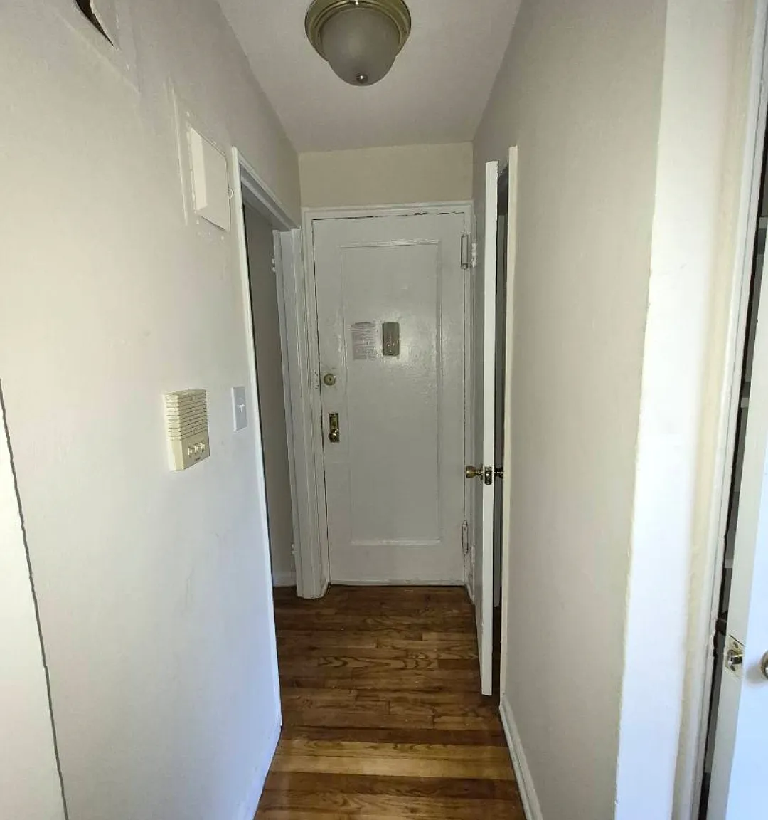 Studio, 650 sqft, $1,925 — Photo 4
