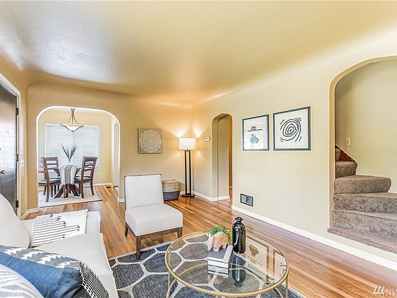 3rd image of 307 17th St NW