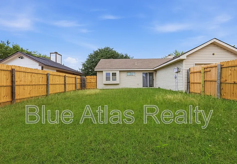 1612 Hunterwood Dr — Photo 16
