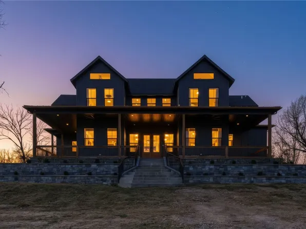 21665 Griggs Rd, Springdale, AR 72762