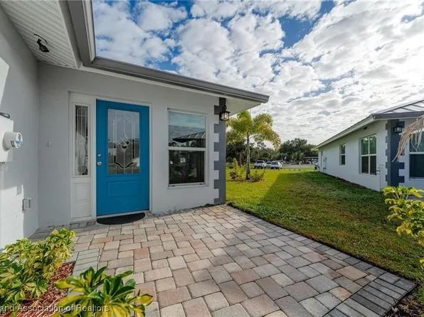 168 Village Cir, Labelle, FL 33935