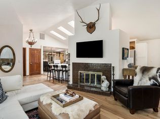 20483 Whistle Punk Rd, Bend, OR 97702