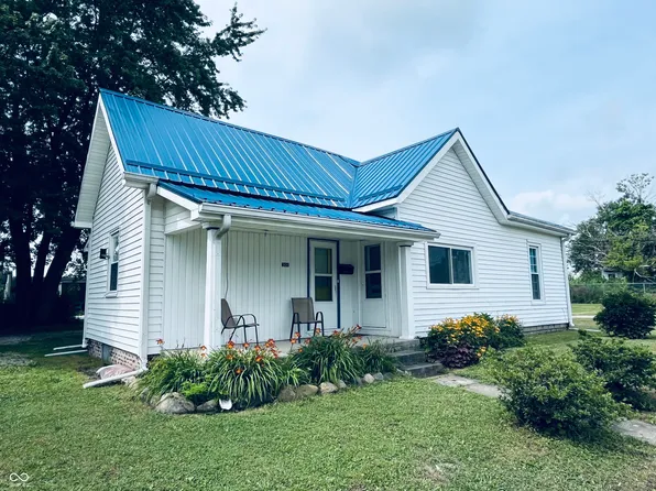 308 E 8th St, Sheridan, IN 46069