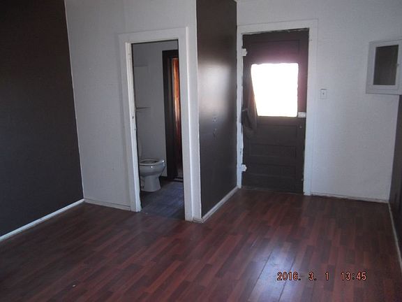 3rd image of 922 W C Ave