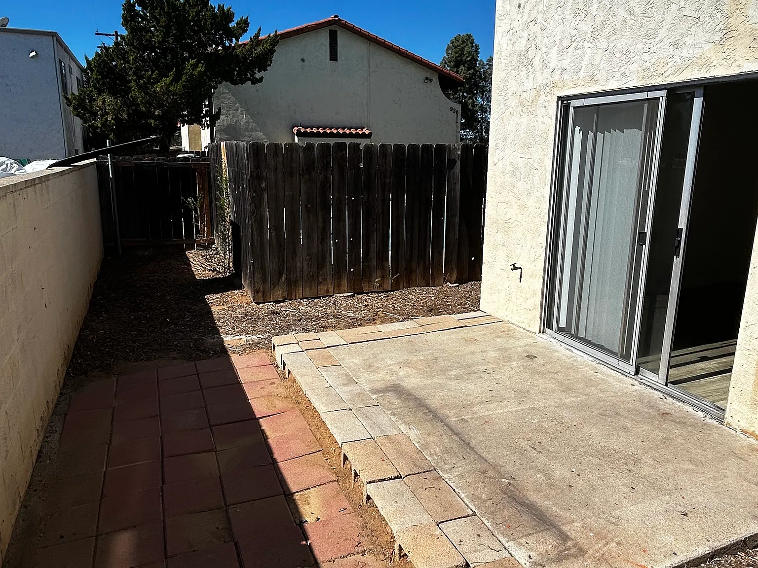 2 bed, 1.5 bath, 1200 sqft, $2,700 — Photo 3
