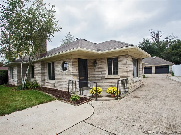 210 Maplewood Drive, Clarksville, IN 47129