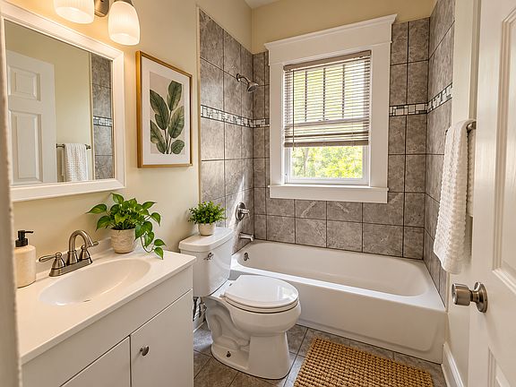 2nd image of 1465 S Gordon St SW #2