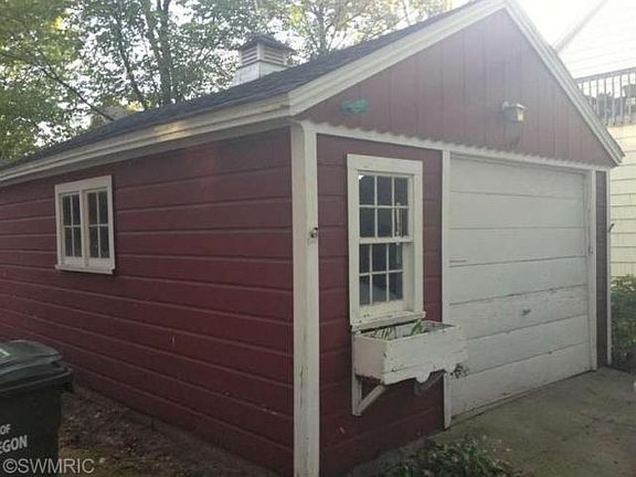 3rd image of 149 W Forest Ave