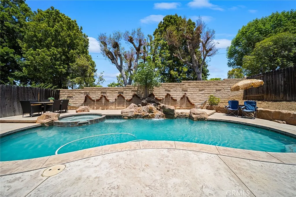 4 bed, 3.5 bath, 2398 sqft, $6,500 — Photo 3