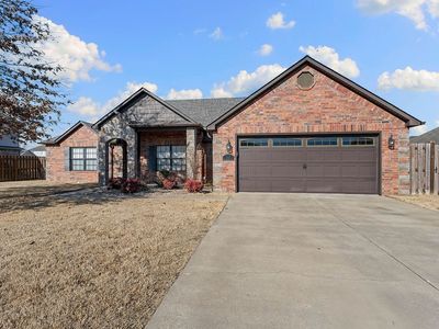 212 Sussex Ave, Lowell, AR, 72745