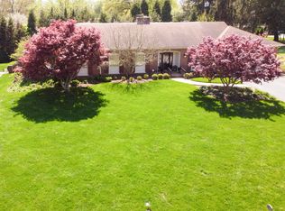 628 Raintree Rd, Lexington, KY 40502