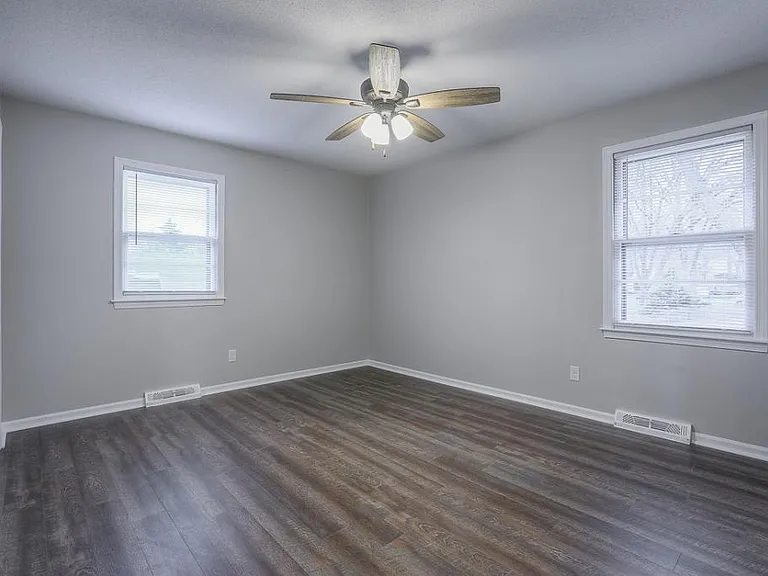 6725 NW Hilldale Dr — Photo 20
