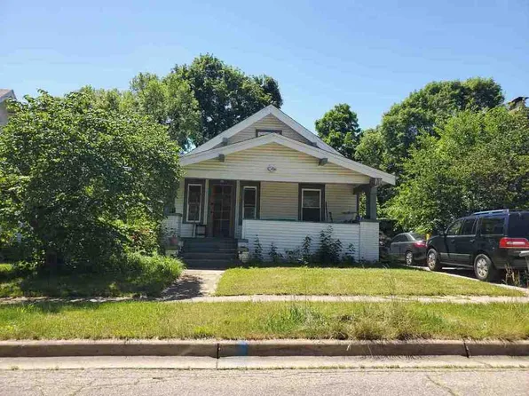 216 Cecil St, Buchanan, MI 49107