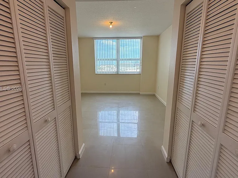 19501 W Country Club Dr #1212 — Photo 48