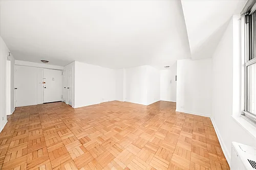 77 W 55th St Photo 1