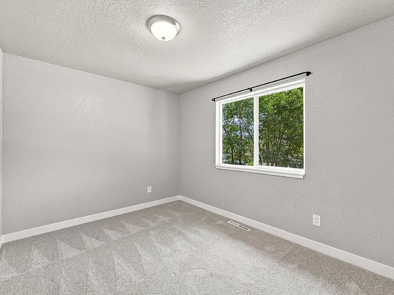 2523 Ember Dr — Photo 18