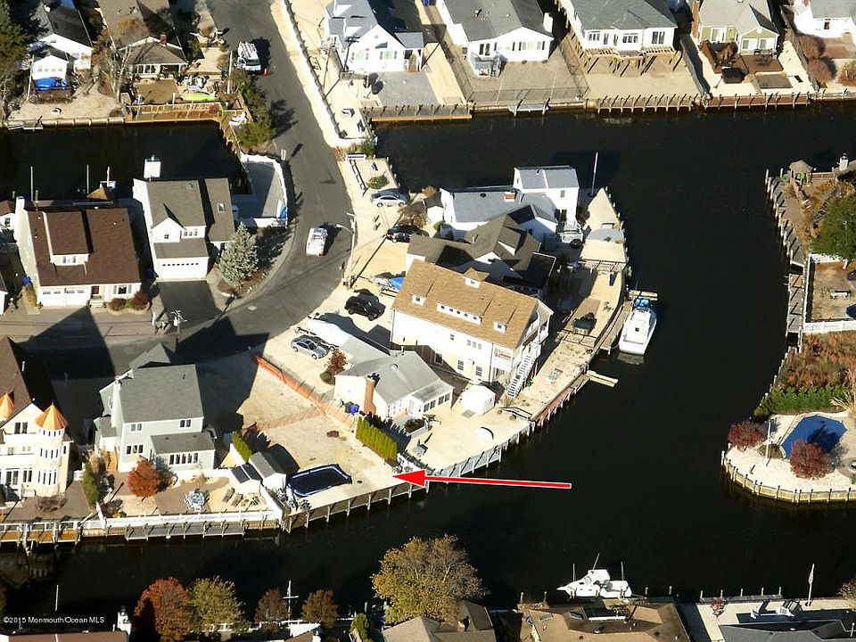 1st image of 9 Halsey Dr
