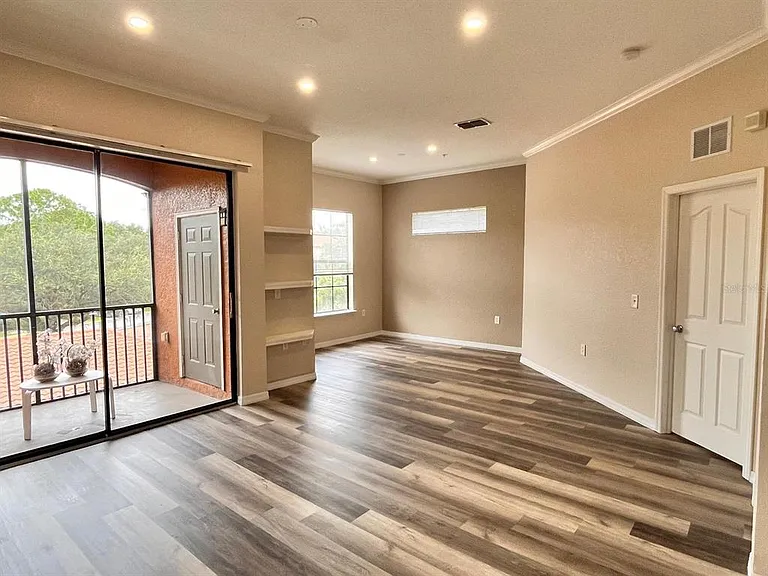 6149 Metrowest Blvd #305 — Photo 9