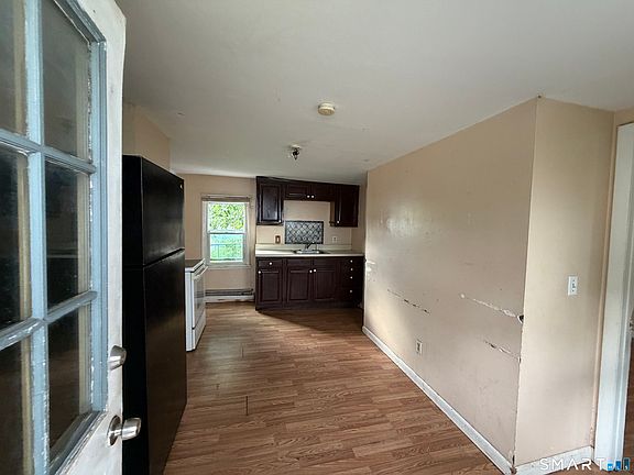 4th image of 22 Camptown Avenue