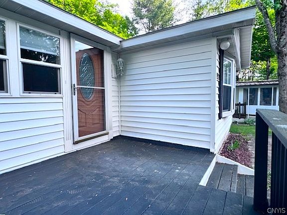 5th image of 252 Blossom Ln